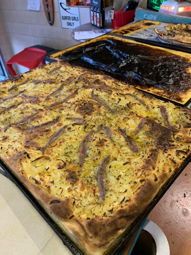 Plaques festives de pissaladiere et de cade à hyeres